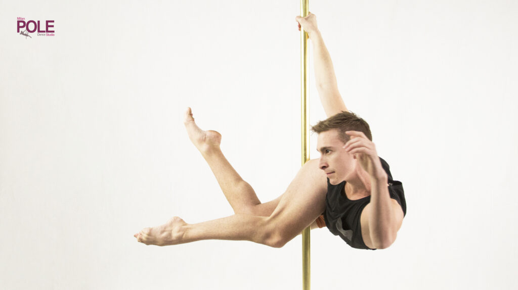 En contemporary pole'orgraphy workshop med Magnus Labbe, lær en smuk moderne contemporary koreografi om stangen.