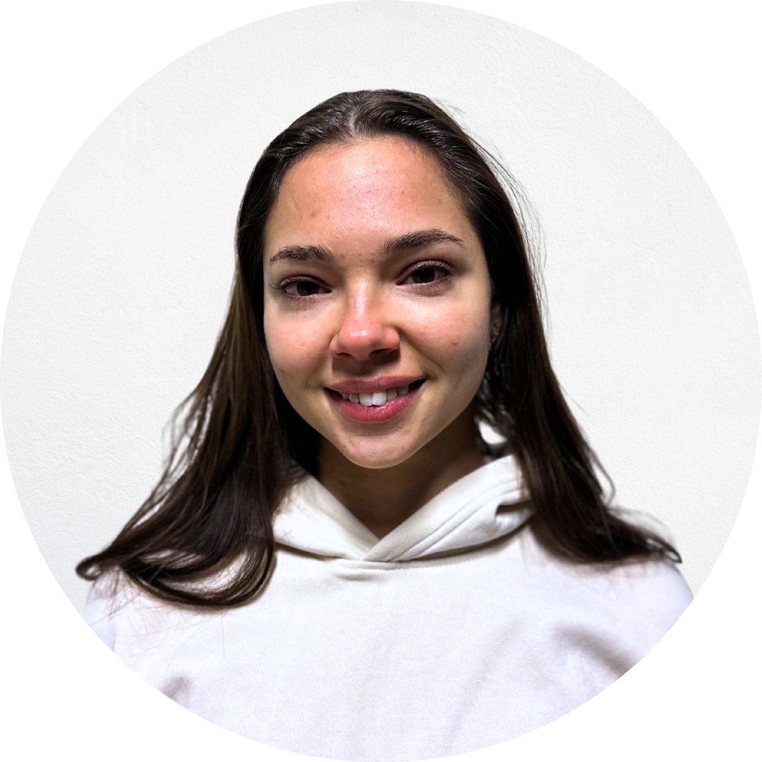 Pole & flexibility instructor Viktoriia