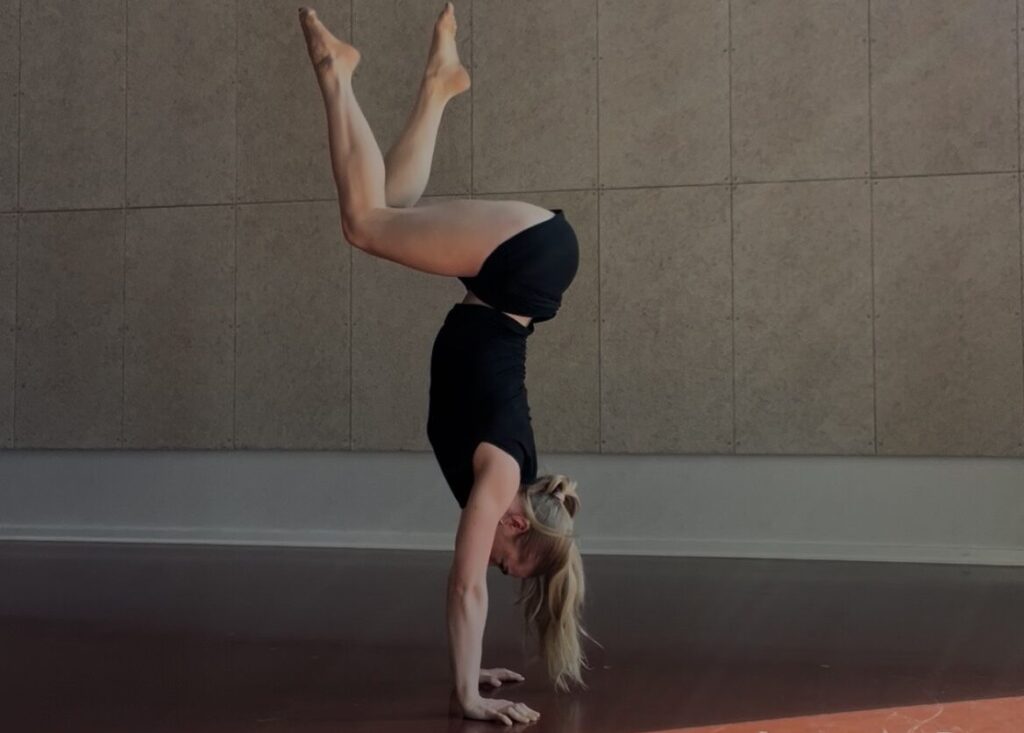 Handstand course for beginners at Pole Republic