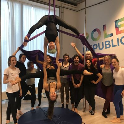 An aerial silk event at Pole Republic. At Pole Republic you can do Polefitness aerial hoop and silk in Copenhagen. Et aerial silk event hos Pole Republic. Hos Pole Republic kan du dyrke Polefitness aerial hoop og silk i København.